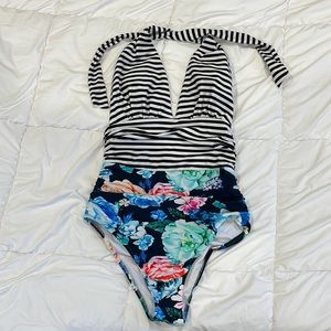 Cupshe One piece bathing suit - back stripes and floral